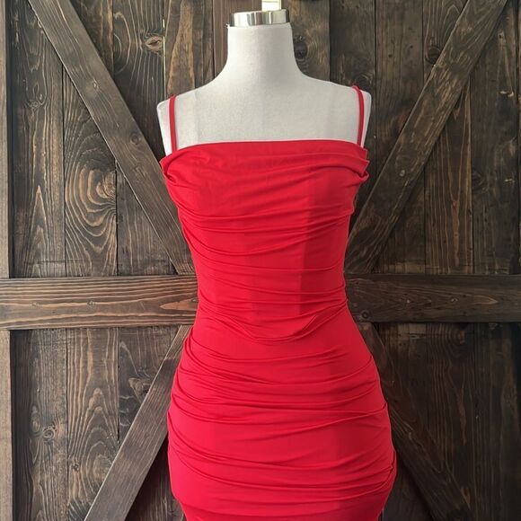 Elegant Sexy Mermaid Trumpet Body Con Long Gown - Picture 4 of 11